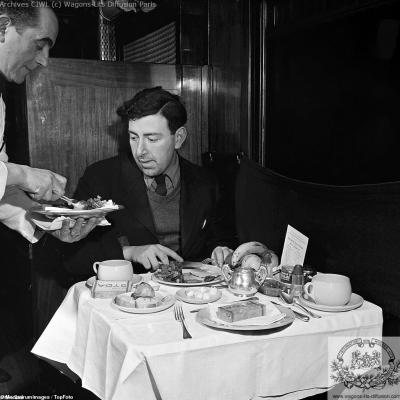 Voiture restaurant ciwl night ferry 1952 2