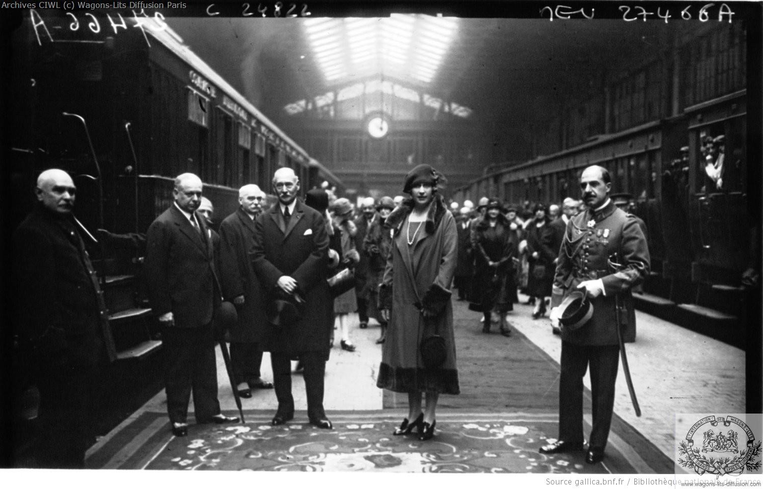 Wl depart de la reine d espagne pour londres 1925