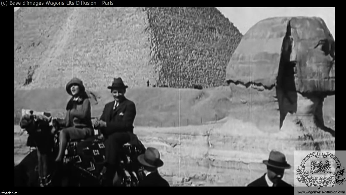 Wl wagons lits cook touristes aux pyramides vers 1925